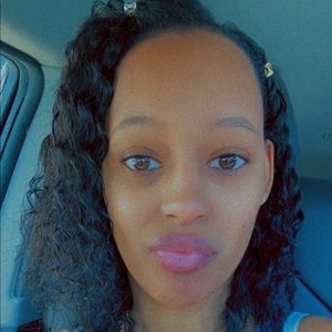 Meet your Posher, Faye